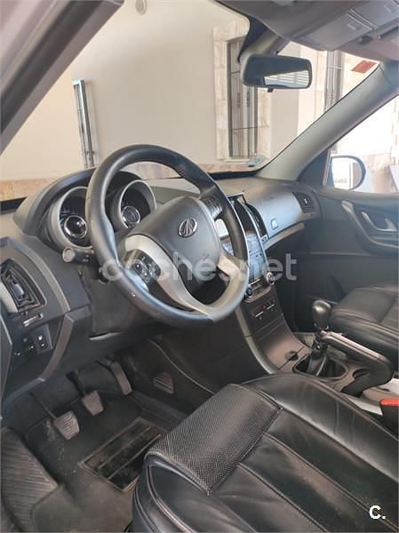 Usado Mahindra XUV500 140 CV (102 kW) 2017 Gris / plata SUV