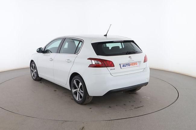 Usado Peugeot 308 Allure 120 CV (88 kW) 2017 Blanco Utilitario