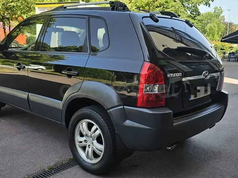 Usado Hyundai Tucson Comfort 140 CV (102 kW) 2007 Negro SUV