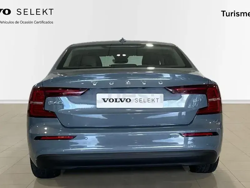 Käytetty Volvo S60 Core 197 HP (144 kW) 2023 Harmaa Sedan