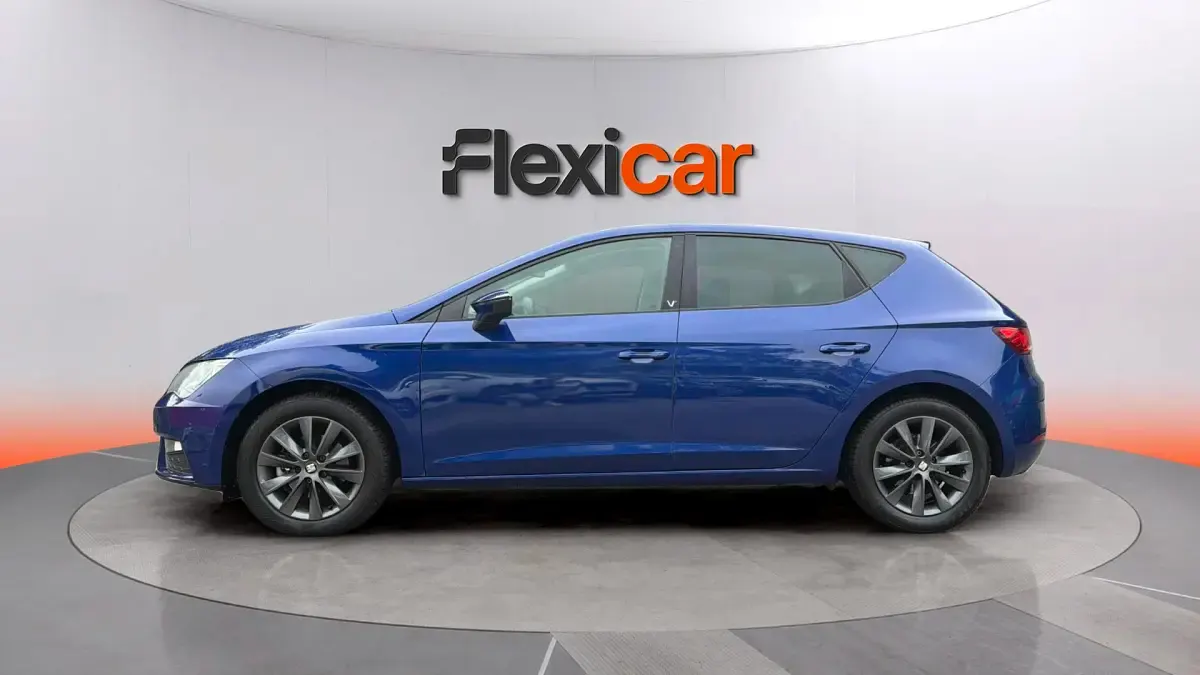 Usado Seat Leon Style 115 CV (84 kW) 2018 Azul Berlina