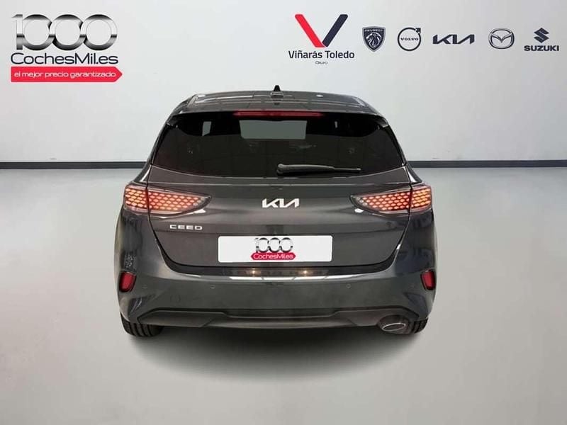 Usado Kia Ceed Style 101 CV (74 kW) 2025 Gris Utilitario