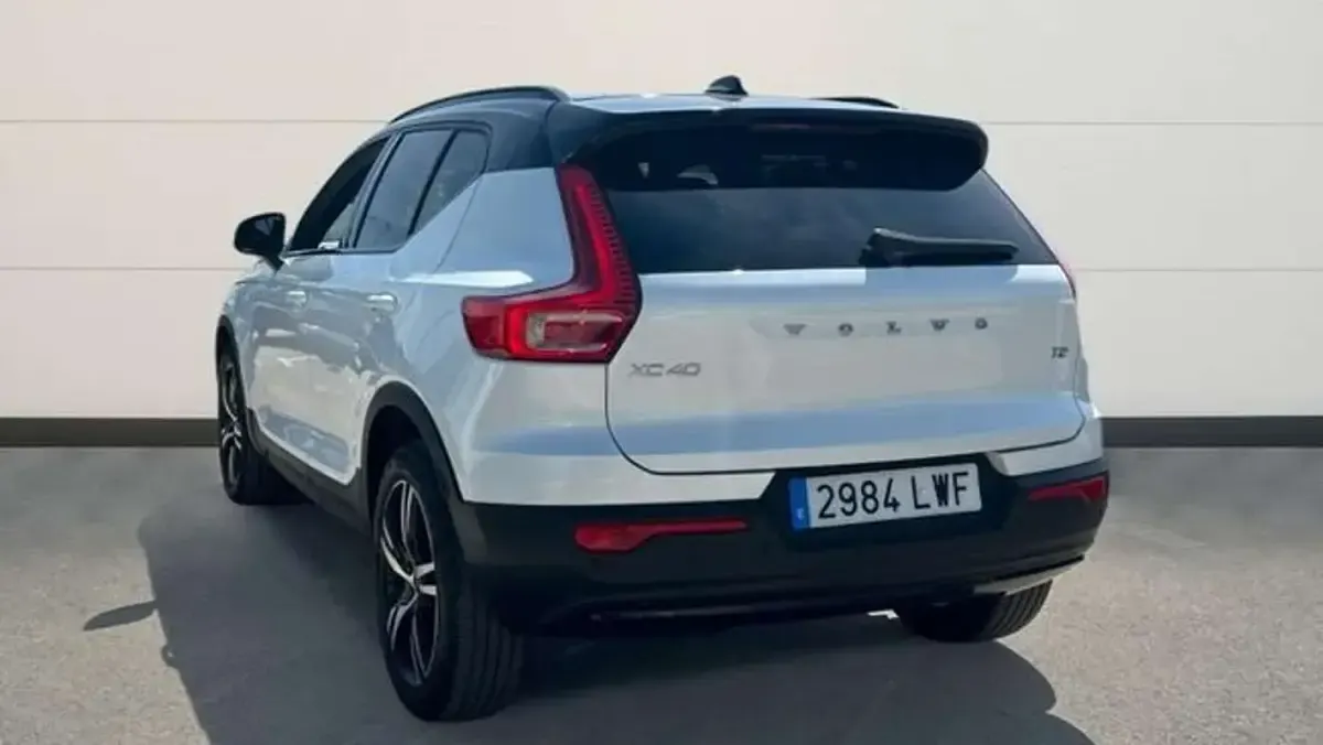 Usado Volvo XC40 R-Design 129 CV (94 kW) 2022 Blanco SUV