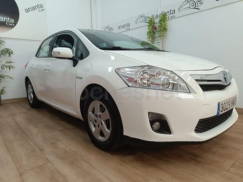 Usado Toyota Auris Hybrid Advance 135 CV (99 kW) 2012 Blanco Berlina