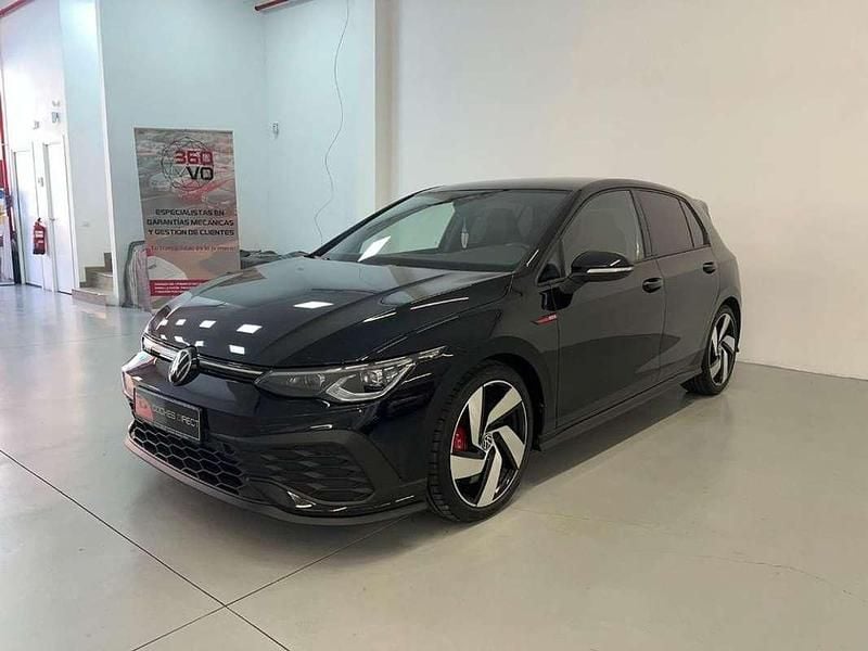 Usado VW Golf VIII GTI 300 CV (220 kW) 2023 Negro Utilitario