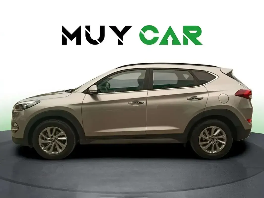 Usado Hyundai Tucson 140 CV (102 kW) 2017 Gris SUV