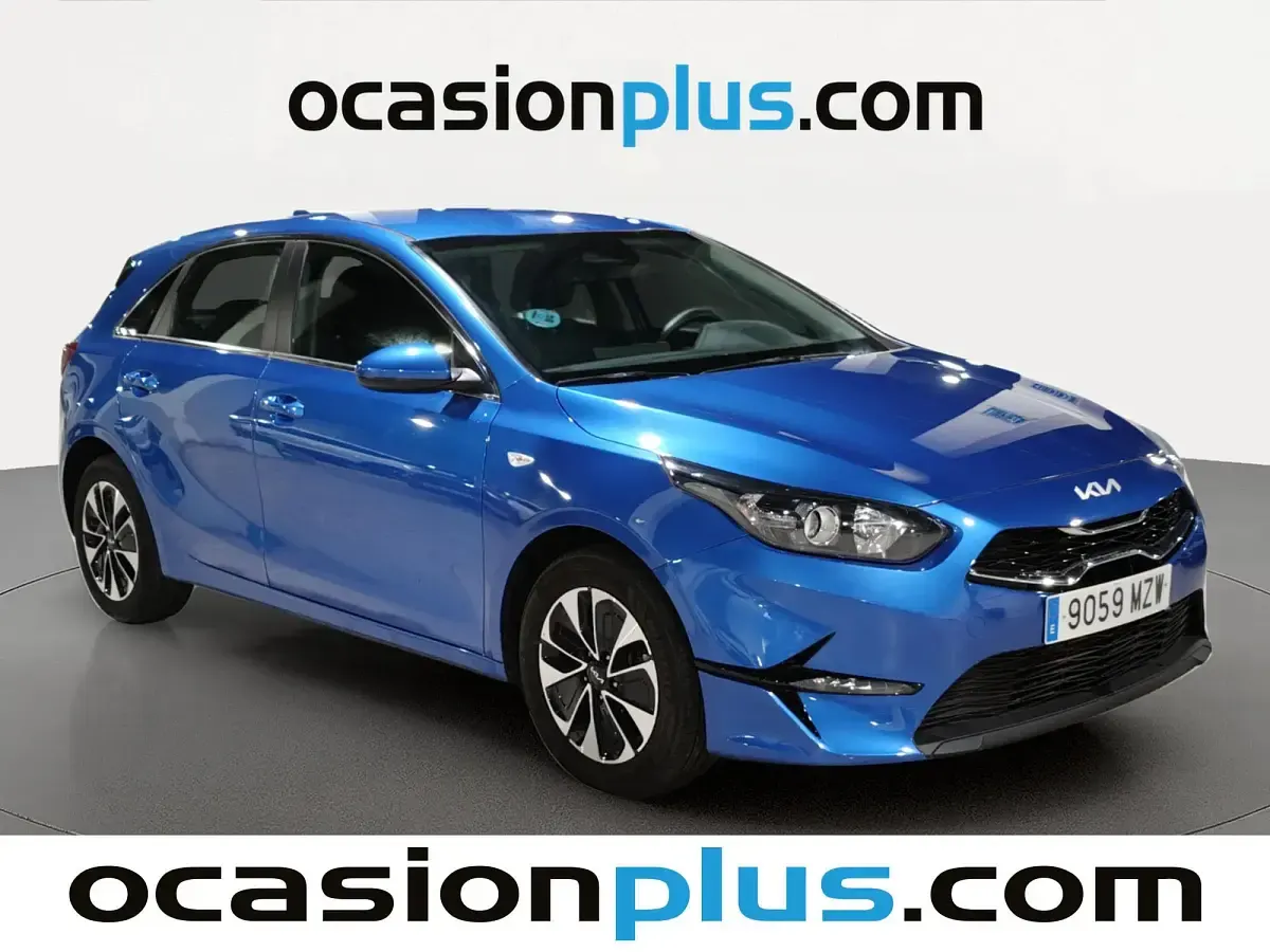 Usado Kia Ceed 101 CV (74 kW) 2025 Azul Utilitario