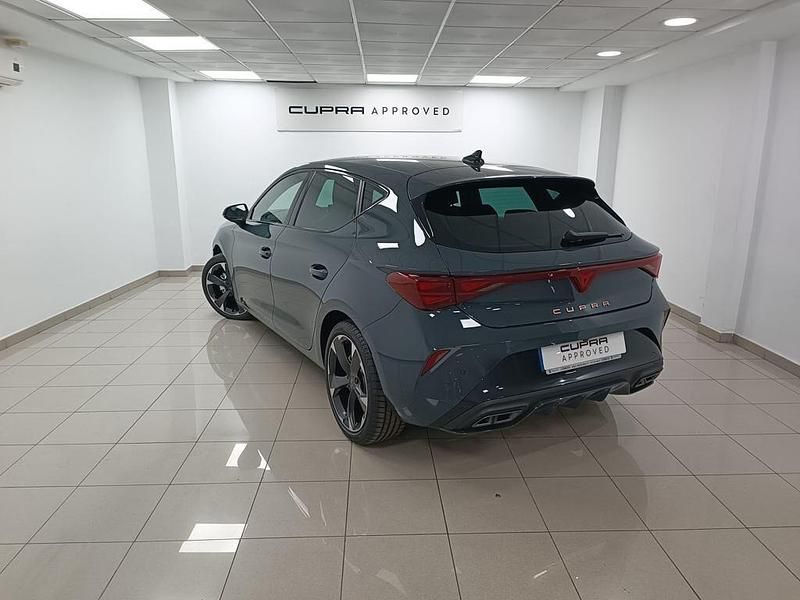 Usado Cupra Leon 150 CV (110 kW) 2025 Azul Berlina