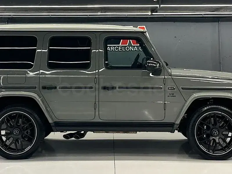 Usado Mercedes G63 AMG Exclusive 585 CV (430 kW) 2025 Gris / plata SUV