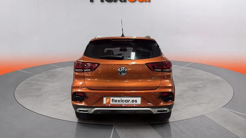 Usado MG ZS Luxury 111 CV (81 kW) 2022 Naranja SUV