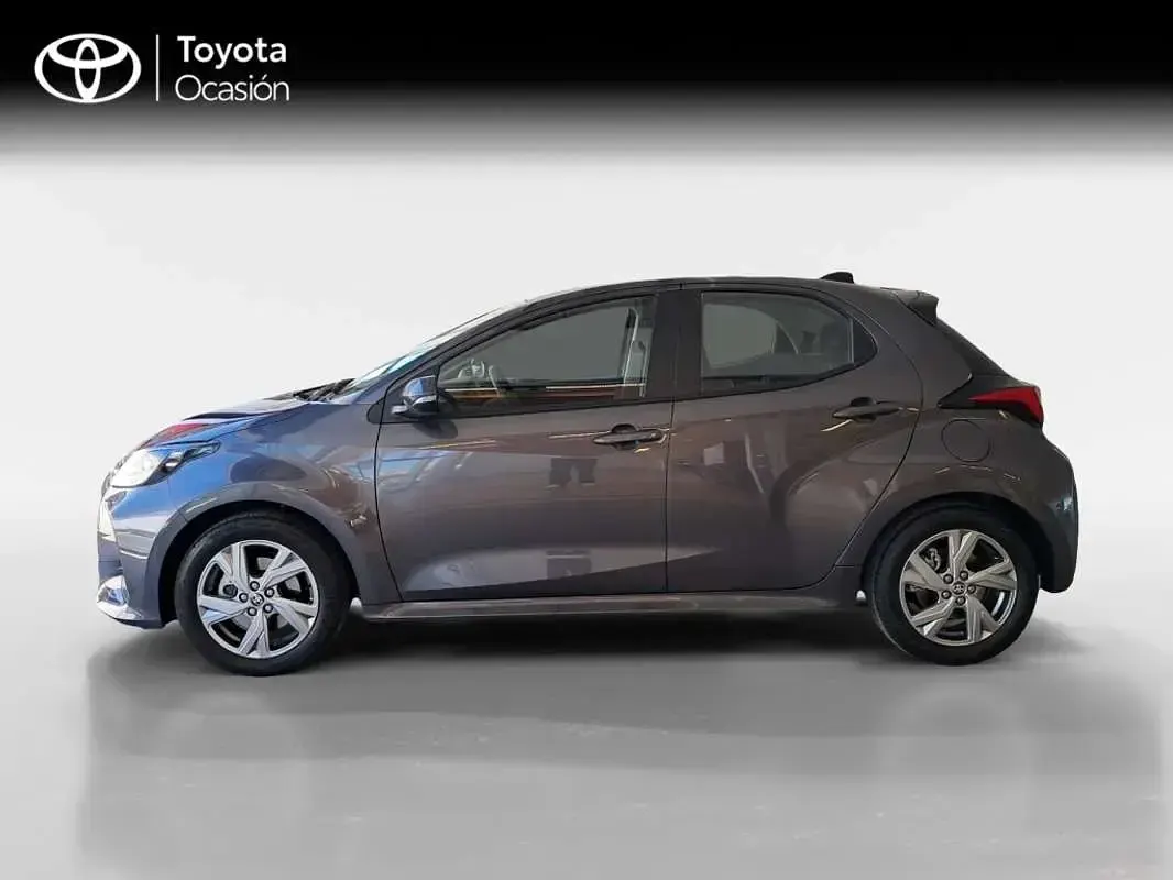 Usado Toyota Yaris Active 116 CV (85 kW) 2025 Gris Utilitario
