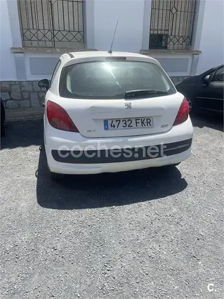 Usado Peugeot 207 70 CV (51 kW) 2007 Blanco Berlina