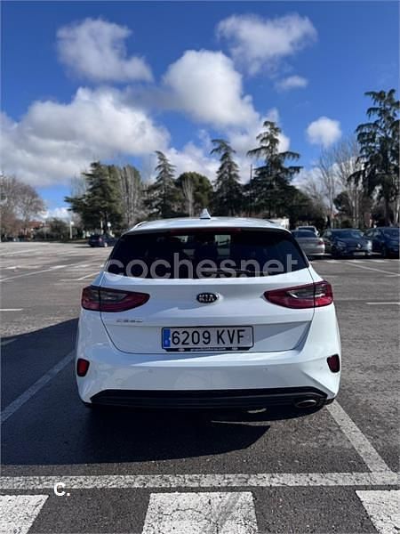Usado Kia Ceed 120 CV (88 kW) 2019 Blanco Utilitario