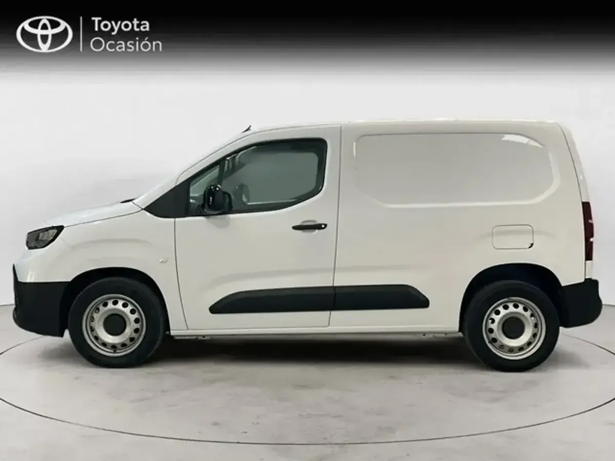 Używany Toyota Proace City City 130 KM (95 kW) 2024 Biały Minivan