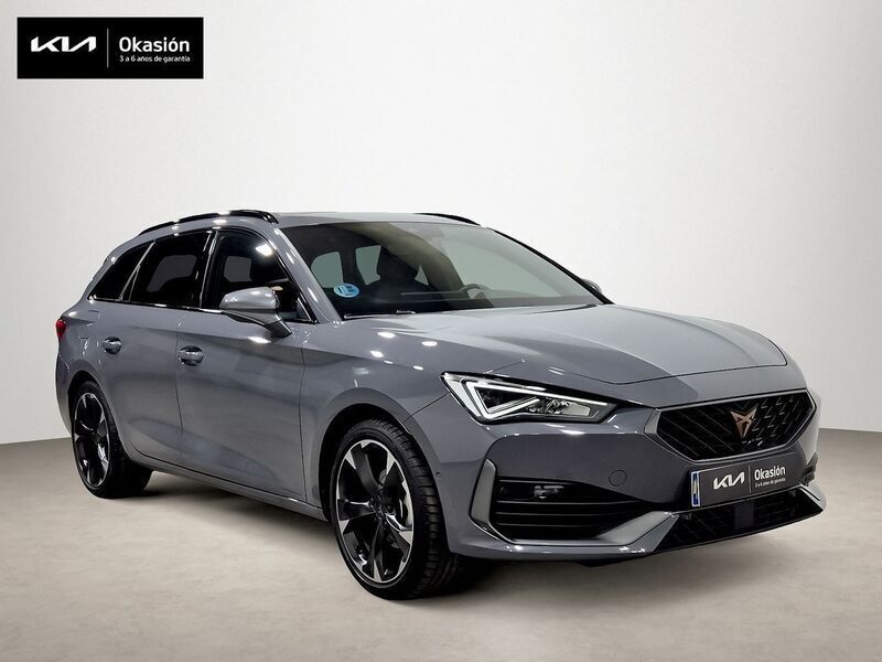 Gris Usado 2024 Cupra Leon Familiar | 27.990 € (Un poco caro) - Imagen 1/4