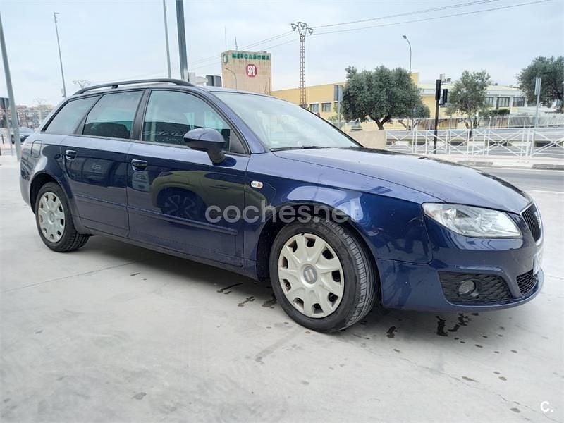 Usado Seat Exeo Style 120 CV (88 kW) 2010 Azul Familiar
