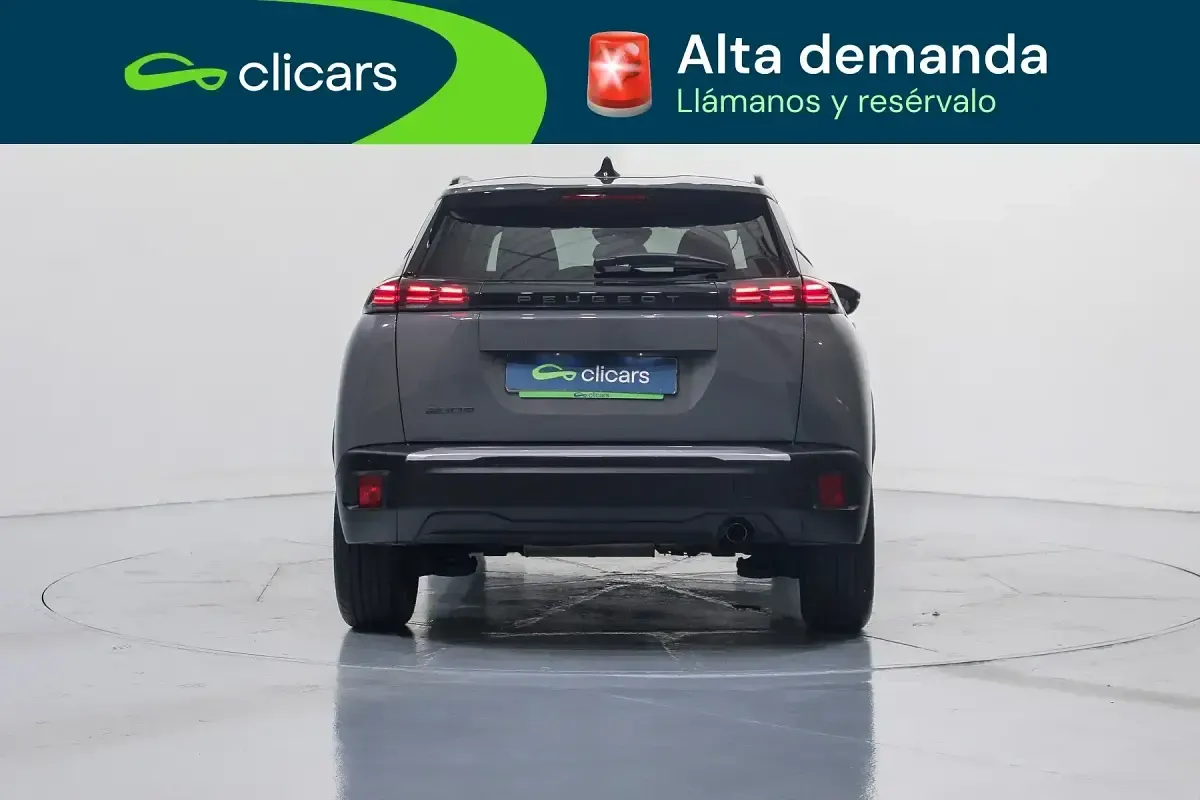 Usado Peugeot 2008 Allure 100 CV (73 kW) 2025 Gris SUV