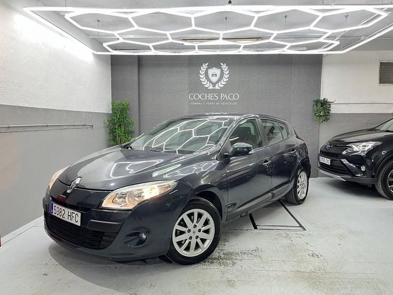 Usado Renault Mégane Dynamique 110 CV (80 kW) 2011 Blanco Berlina