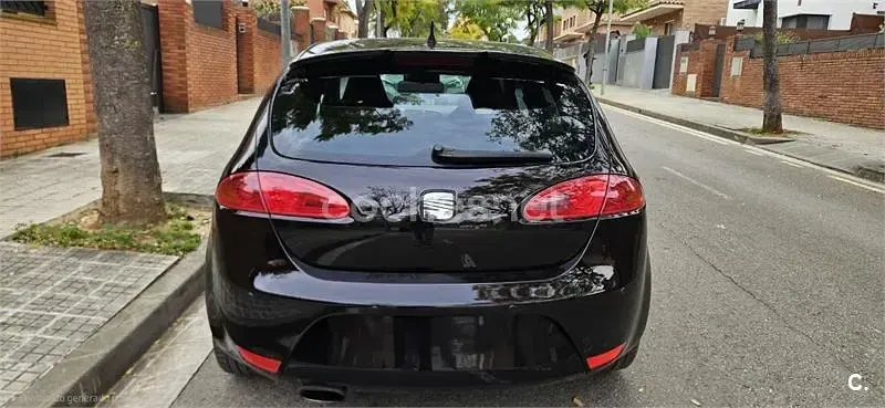 Usado Seat Leon CUPRA 240 CV (176 kW) 2006 Negro Utilitario