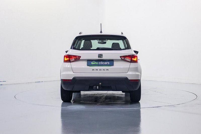 Usado Seat Arona Style 115 CV (84 kW) 2019 Blanco SUV