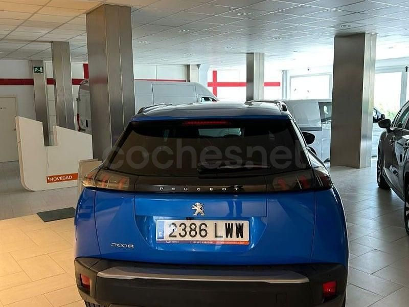 Usado Peugeot 2008 Allure 130 CV (95 kW) 2022 Azul SUV