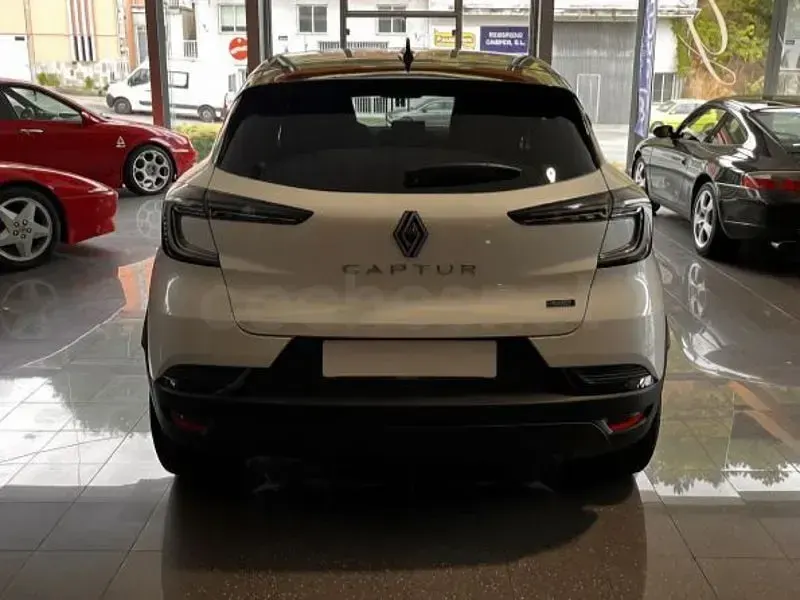 Usado Renault Captur Techno 160 CV (117 kW) 2025 Blanco SUV