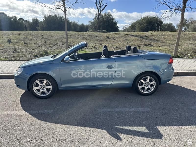 Usado VW Eos 150 CV (110 kW) 2008 Azul Descapotable