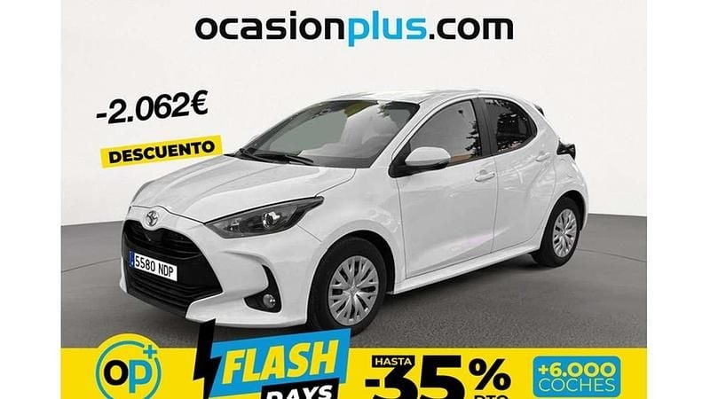 Usado Toyota Yaris Active 69 CV (50 kW) 2023 Blanco Utilitario
