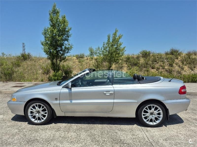 Gris / plata Usado 2004 Volvo C70 Descapotable | 9700 € - Imagen 1/4