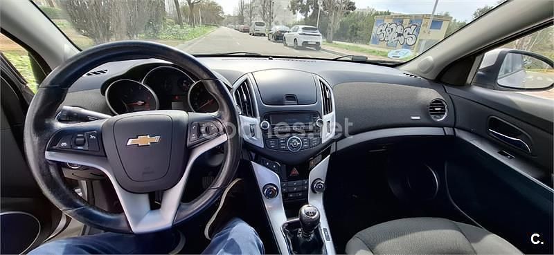 Usado Chevrolet Cruze LT 124 CV (91 kW) 2014 Gris / plata Berlina