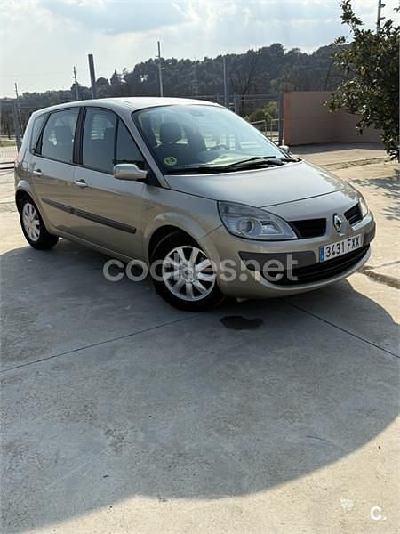 Usado Renault Scénic II 130 CV (95 kW) 2007 Beige Monovolumen