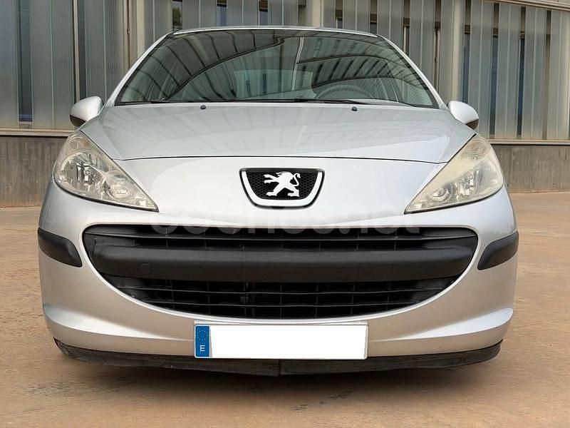 Usado Peugeot 207 75 CV (55 kW) 2008 Gris / plata Berlina