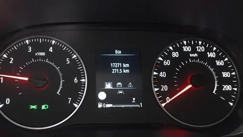 Usado Dacia Jogger Expression 100 CV (73 kW) 2025 Verde Monovolumen