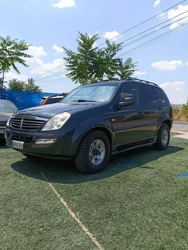 Usado SsangYong Rexton 165 CV (121 kW) 2005 Gris SUV