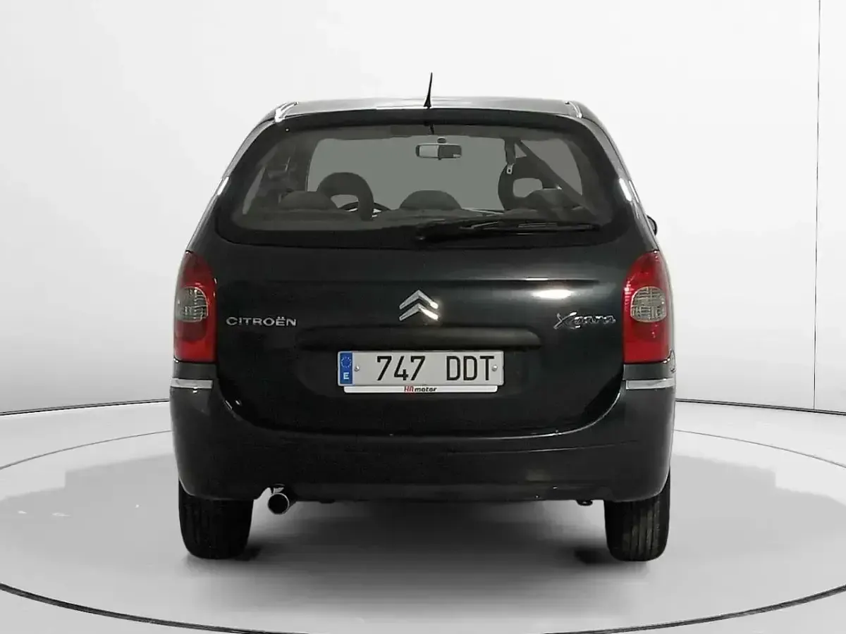 Käytetty Citroën Xsara Exclusive 90 HP (66 kW) 2004 Harmaa