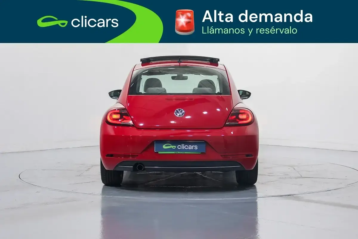 Usado VW Beetle Design 110 CV (80 kW) 2017 Rojo Utilitario