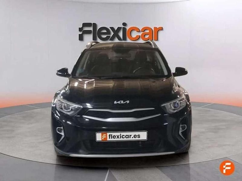 Usado Kia Stonic 101 CV (74 kW) 2022 Negro SUV