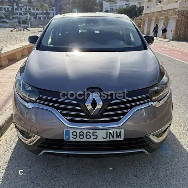 Usado Renault Espace Zen 160 CV (117 kW) 2016 Gris / plata Monovolumen