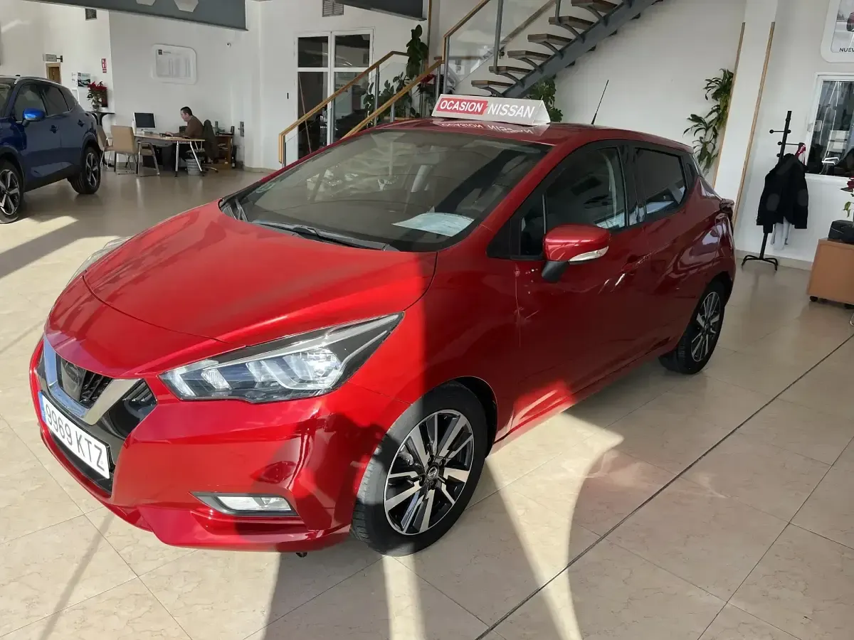 Usado Nissan Micra Acenta 100 CV (73 kW) 2019 Rojo Utilitario