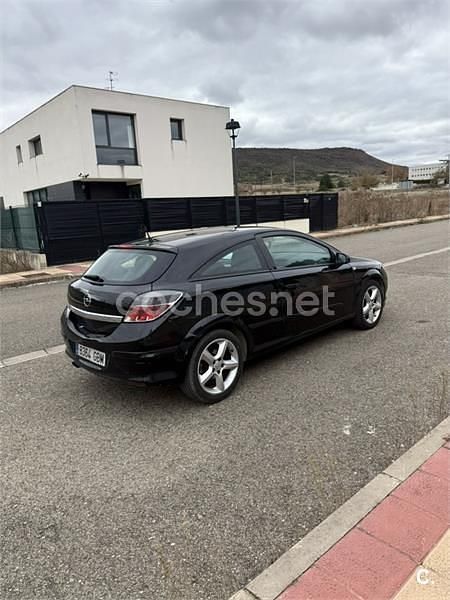 Negro Usado 2008 Opel Astra GTC Sport Berlina | 3500 € (Buen precio) - Imagen 1/4