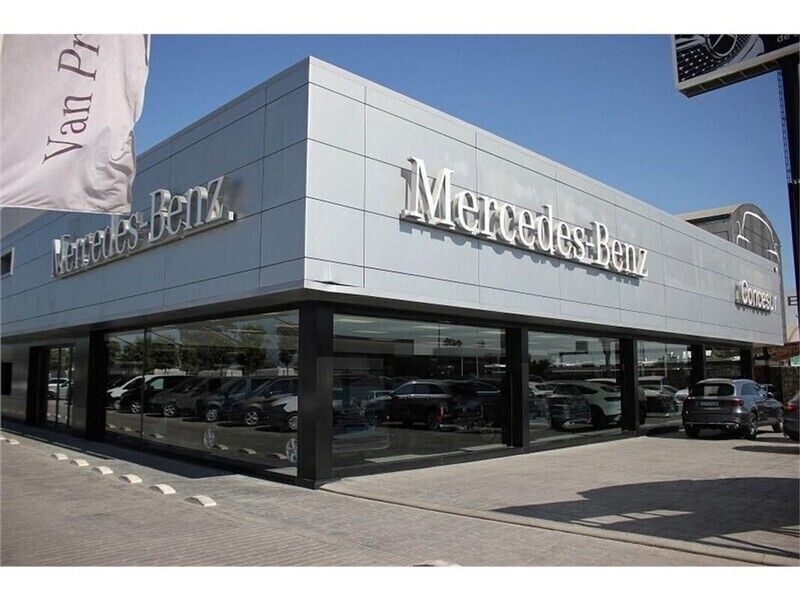 Usado Mercedes C200 AMG line 163 CV (119 kW) 2023 Plateado Berlina