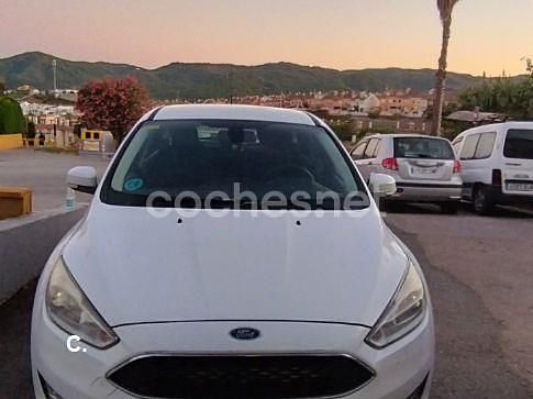 Usado Ford Focus Trend 120 CV (88 kW) 2015 Blanco Berlina