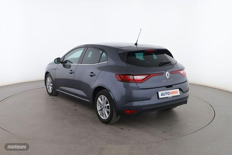 Usado Renault Mégane IV Life 110 CV (80 kW) 2017 Gris / plata Berlina