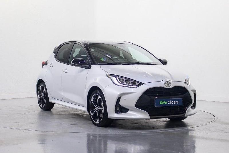 Usado Toyota Yaris Hybrid Edition 130 CV (95 kW) 2024 Blanco Berlina