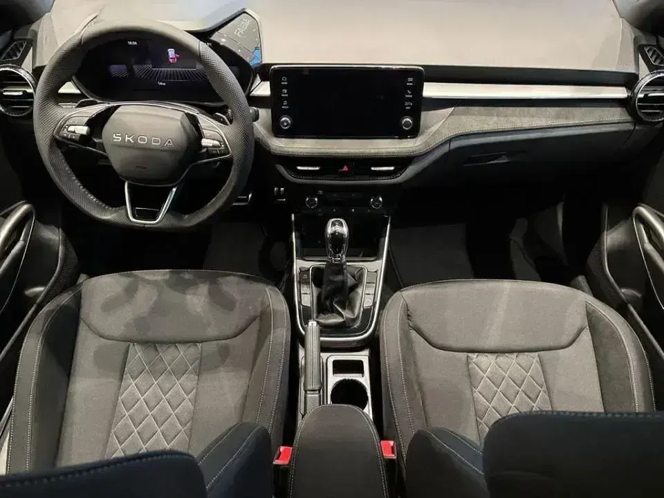 Nuevo Skoda Fabia Selection 116 CV (85 kW) 2025 Blanco Berlina