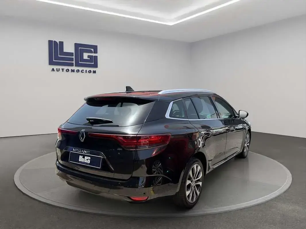 Usado Renault Mégane GrandTour Techno 140 CV (102 kW) 2022 Negro Familiar