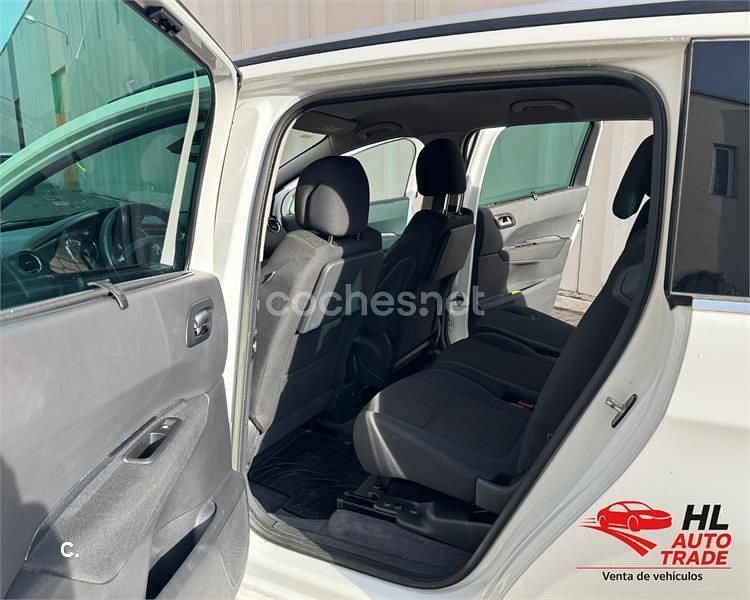 Usado Peugeot 5008 Style 120 CV (88 kW) 2014 Blanco Monovolumen