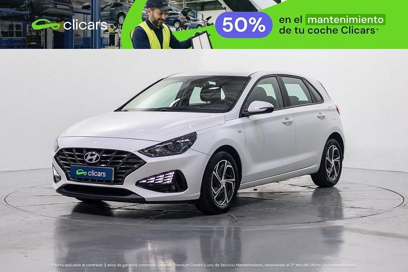 Usado Hyundai i30 120 CV (88 kW) 2022 Blanco Berlina