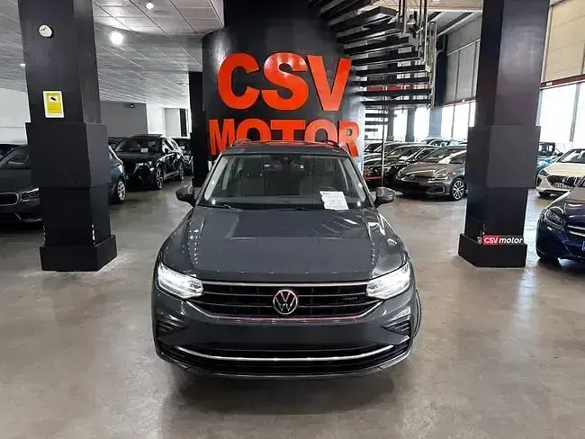 Usado VW Tiguan Life 246 CV (180 kW) 2022 Gris SUV