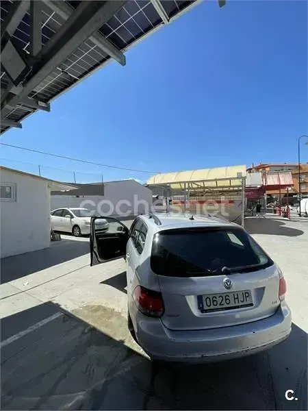 Usado VW Golf VII Advance 105 CV (77 kW) 2012 Gris / plata Familiar